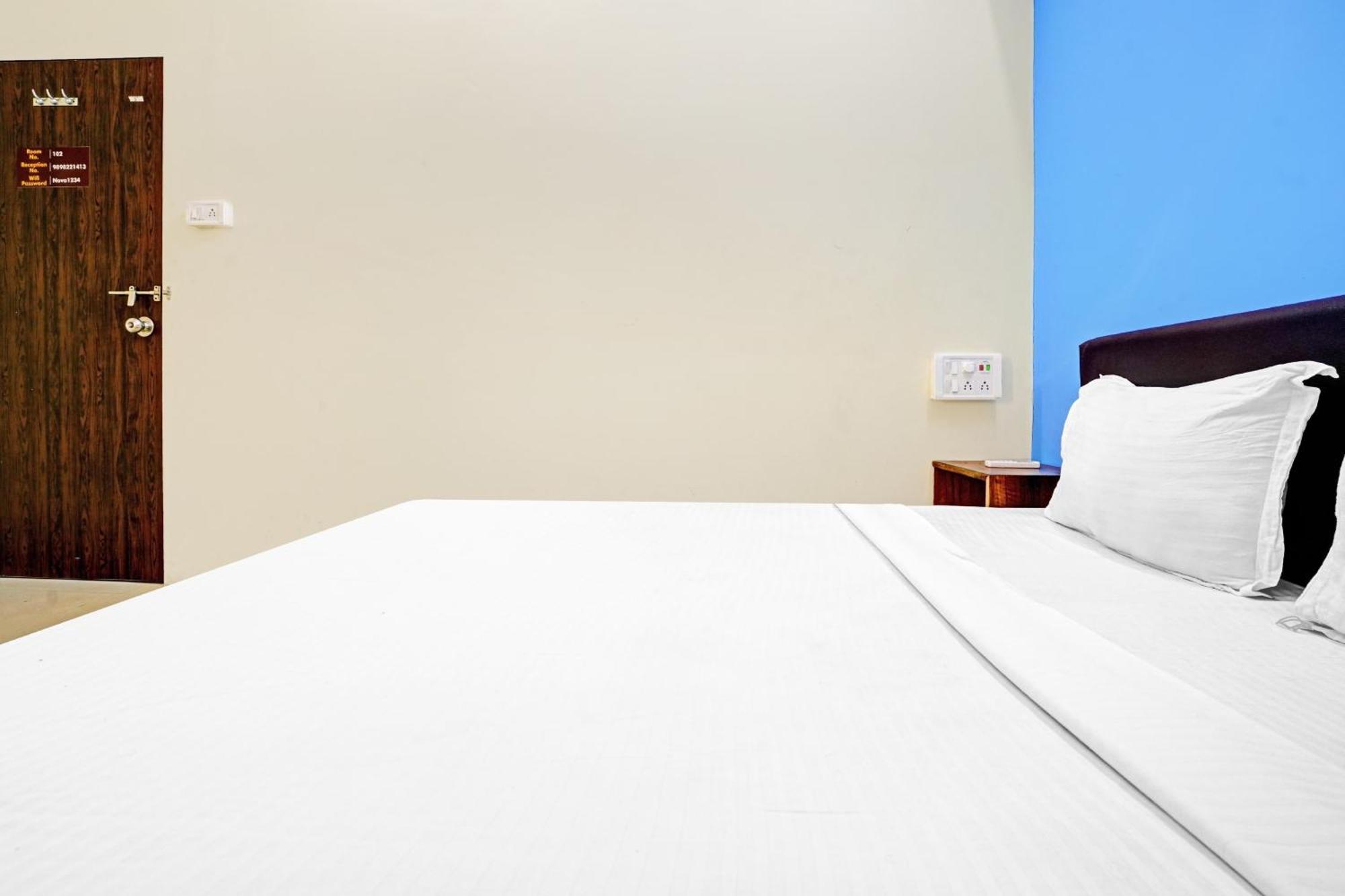 Hotel O Nova Rooms Szúrat Kültér fotó
