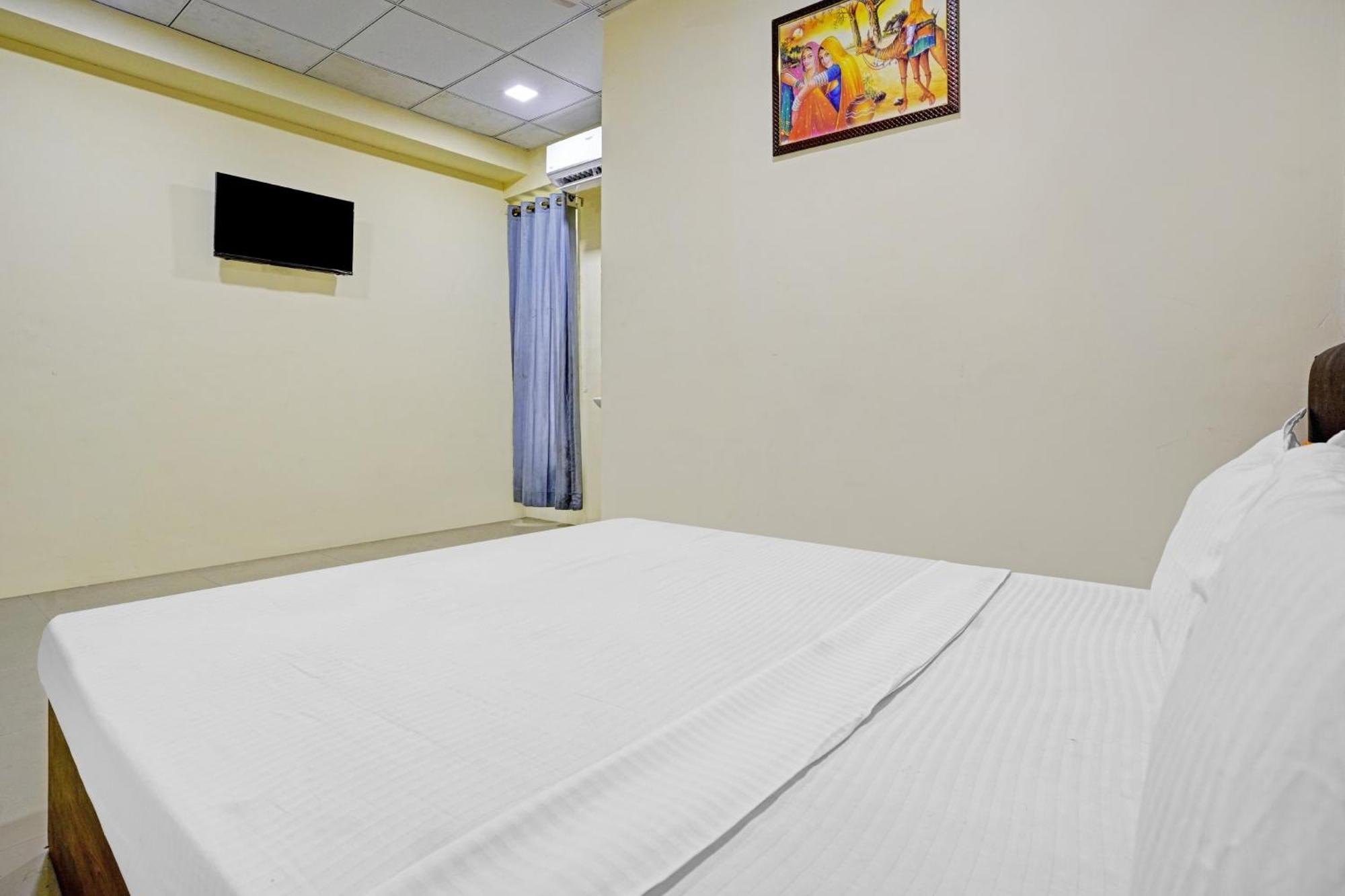 Hotel O Nova Rooms Szúrat Kültér fotó