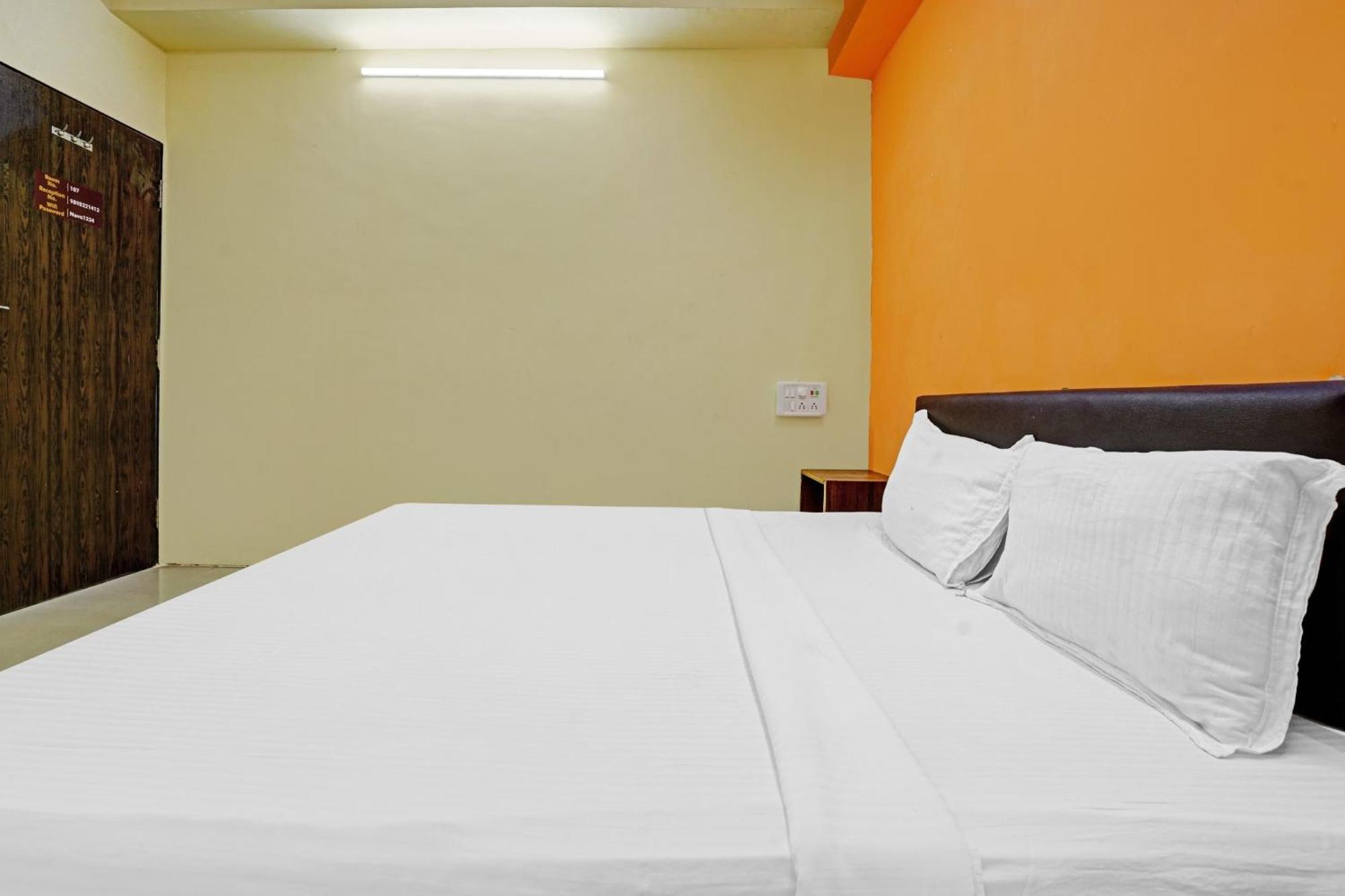 Hotel O Nova Rooms Szúrat Kültér fotó