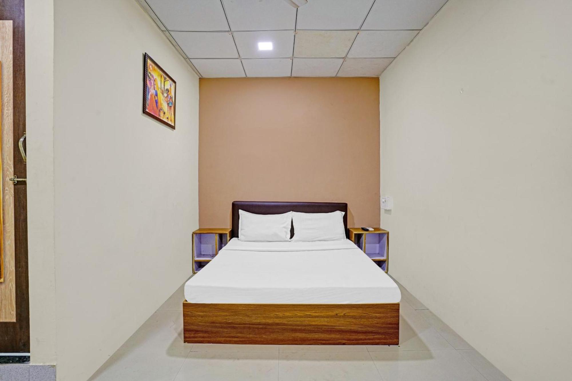 Hotel O Nova Rooms Szúrat Kültér fotó