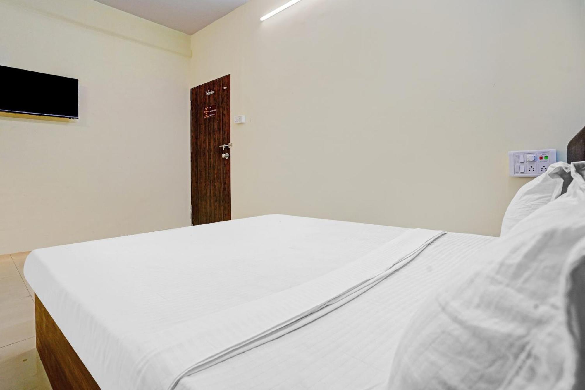 Hotel O Nova Rooms Szúrat Kültér fotó