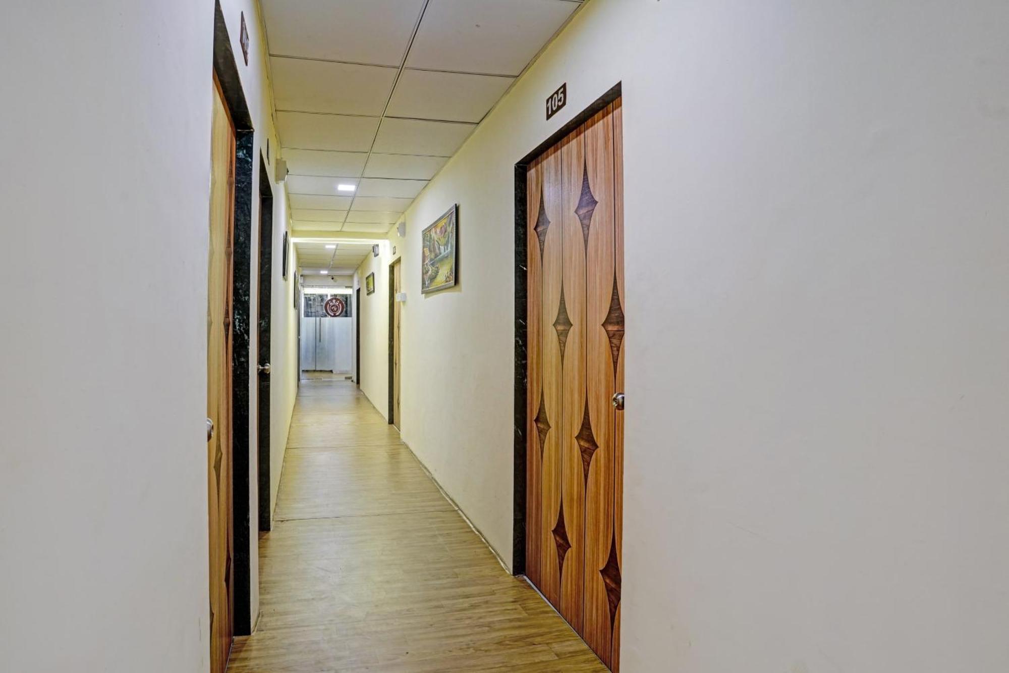 Hotel O Nova Rooms Szúrat Kültér fotó